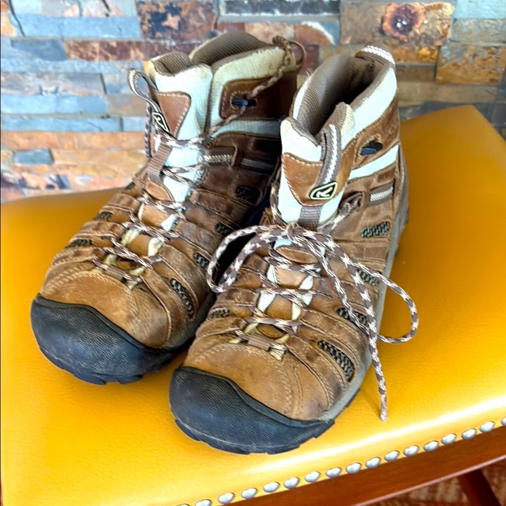 Keen hiking boots